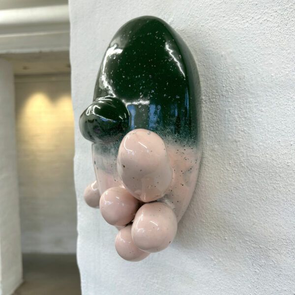 Tina Hvid, galleri kbh kunst, stentøj, skulptur, vægskulptur