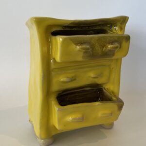 Hanne Schmidt, gul kommode i keramik, skulptur, Galleri, kbh kunst, kunsthandel, interiør