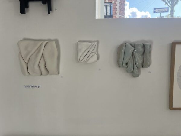 Rikke Hostrup, galleri kbh kunst, porcelæn væg relief