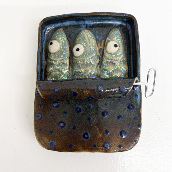 Mette Cecilie Smedegaard, Galleri kbh kunst, kunst, brugskunst, keramik, billig kunst, sardiner, dåse