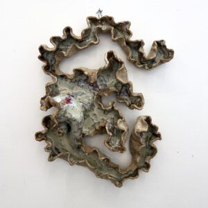 Ditte Løndahl, galleri kbh kunst, keramik, stentøj, glasur, glaseret stentøj, relief, vægskulptur, ler, kunst, keramisk kunst, billig kunst, organisk, form, københavn, bolig, interiør, hjem, kunst til væggen